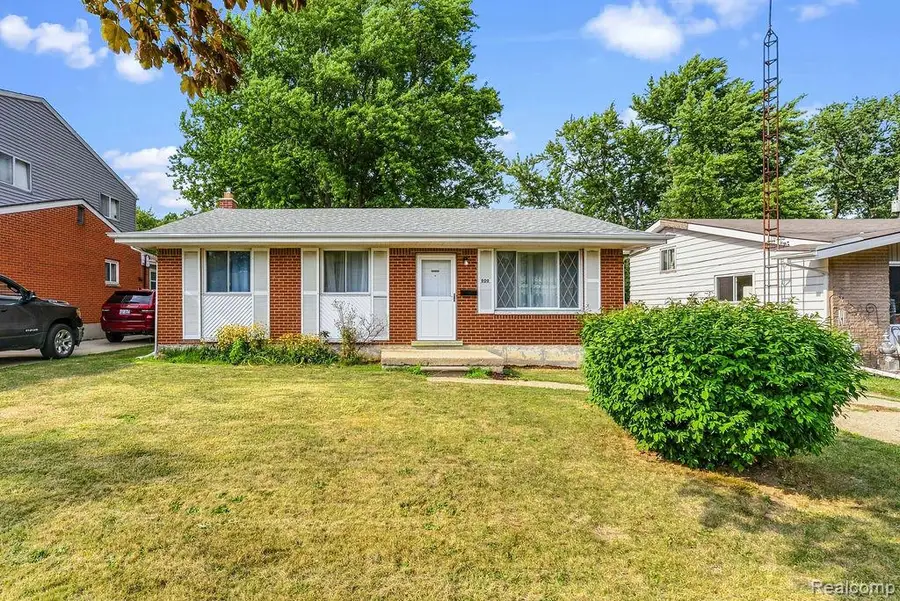 909 Lochhead Avenue, Flint, MI 48507 - #2