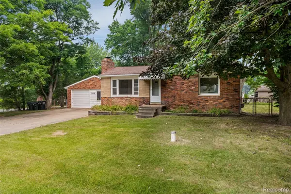 548 Oakland Street, LakeOrion, MI 48362