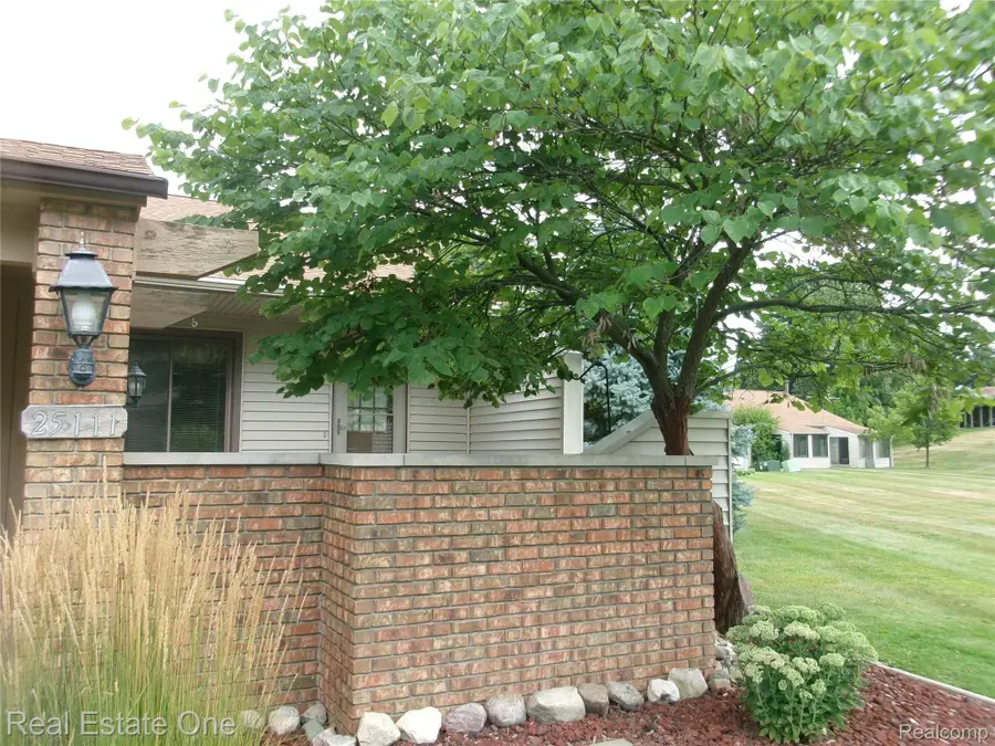 25111 Hamilton Court #6, South Lyon, MI 48178 - #2