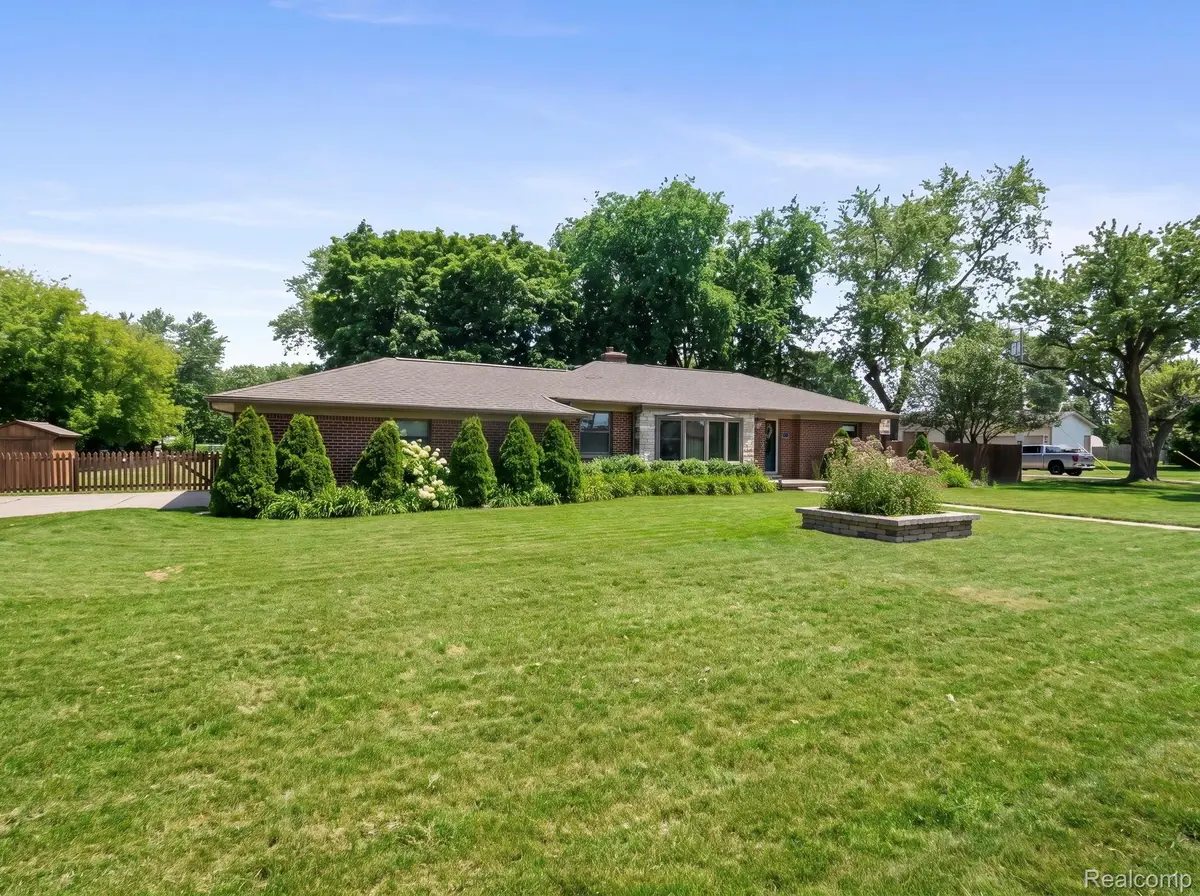 27200 Milton Avenue, Warren, MI 48092 - #1