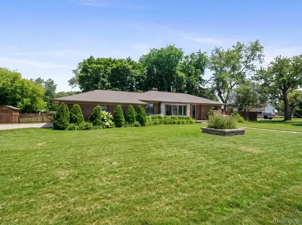 27200 Milton Avenue, Warren, MI 48092