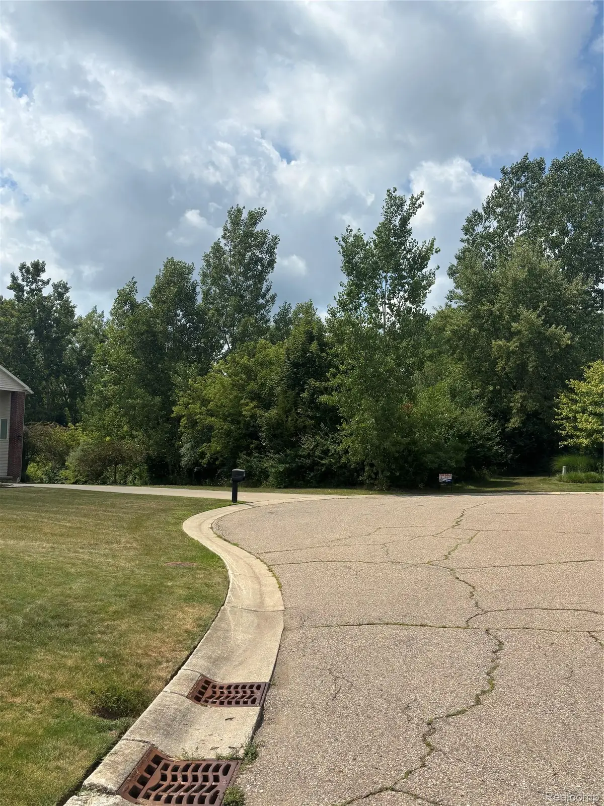3130 Cornerstone Drive, Flushing, MI 48433 - #1