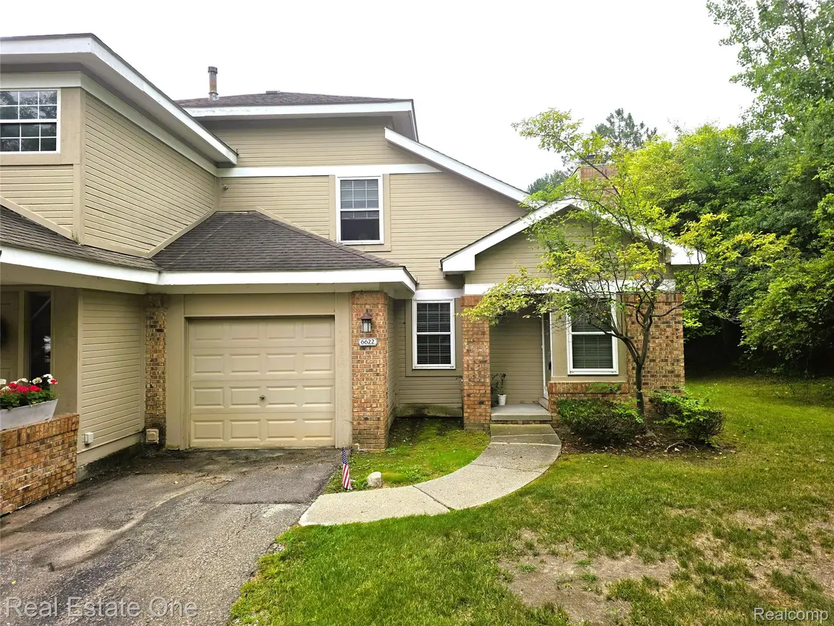 6622 Fieldstone Court, West Bloomfield, MI 48322 - #1