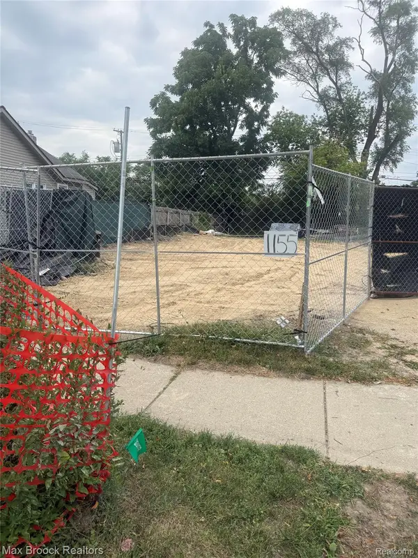 1155 E Lincoln Street, Birmingham, MI 48009