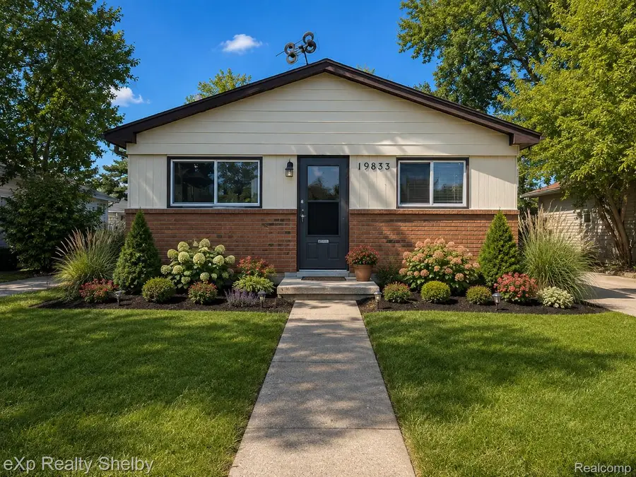 19833 Macel Street, Roseville, MI 48066 - #2