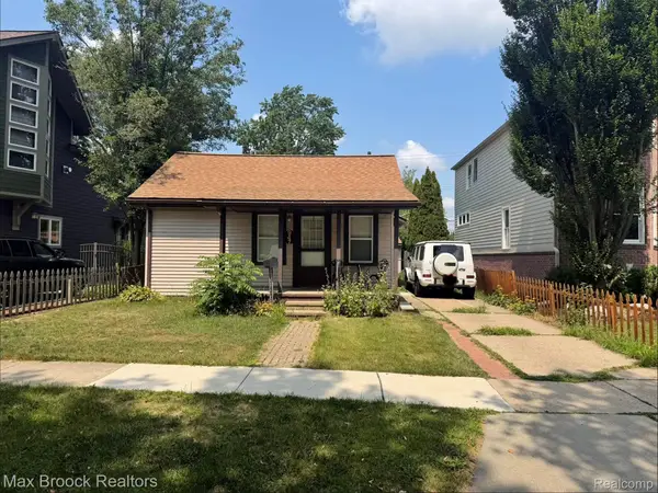 947 Bennaville Avenue, Birmingham, MI 48009