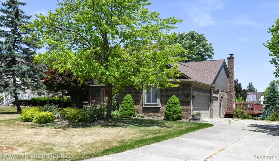 22200 Heatheridge, Farmington Hills, MI 48167 - #3