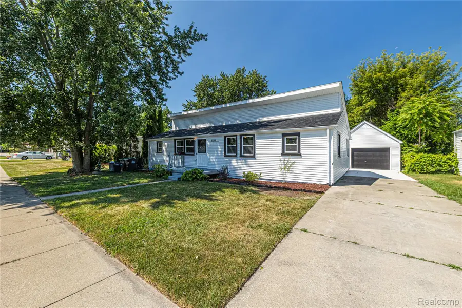 8280 Pine Street, Taylor, MI 48180 - #2