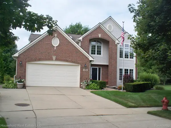2933 Augusta Drive, CommerceTwp, MI 48382