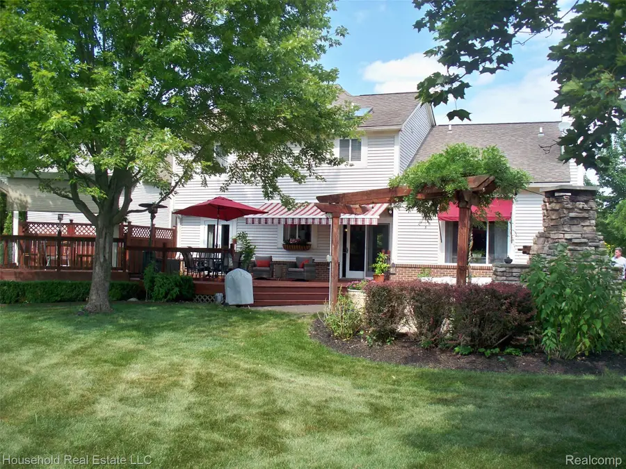2933 Augusta Drive, Commerce Township, MI 48382 - #2
