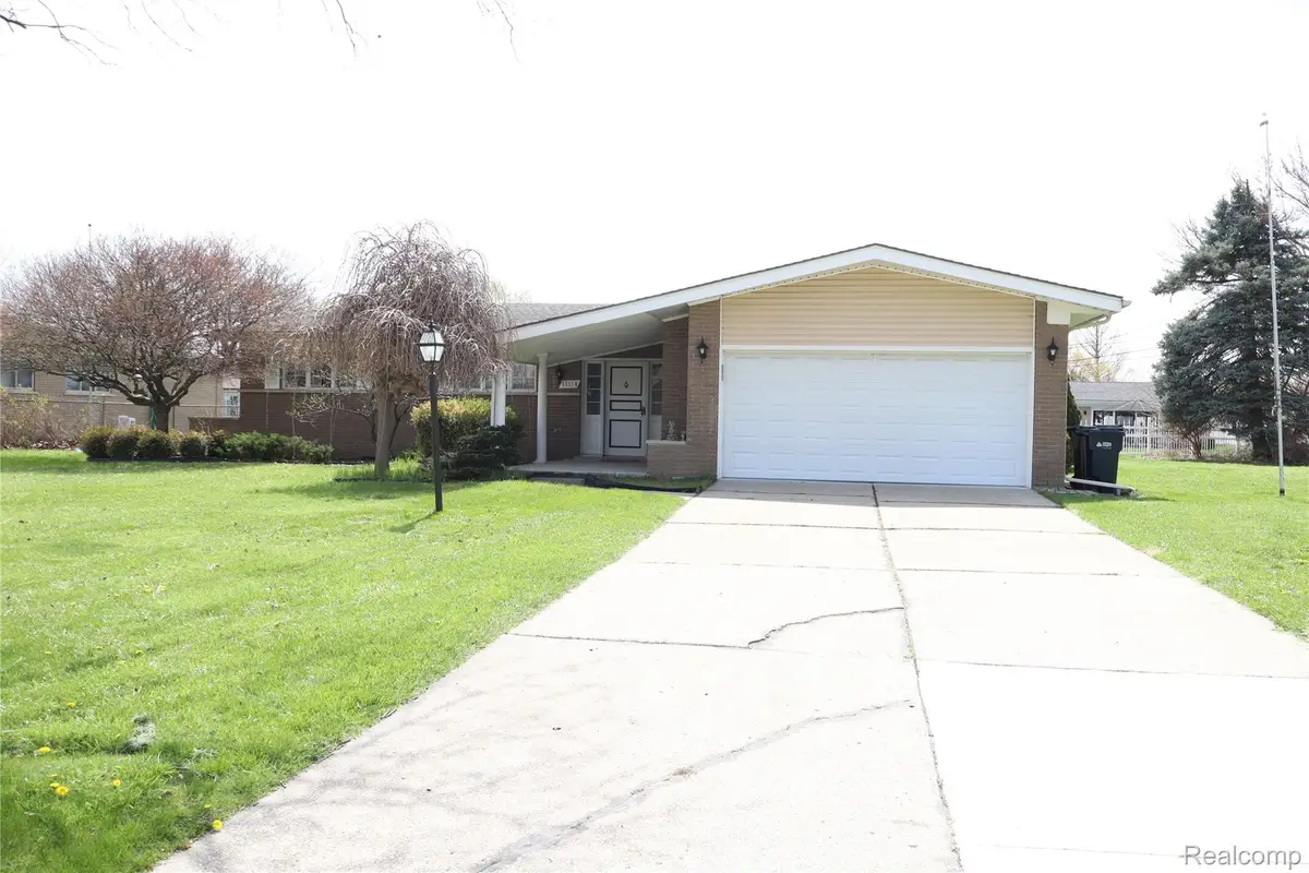 11114 Greendale Drive, Sterling Heights, MI 48312 - #1