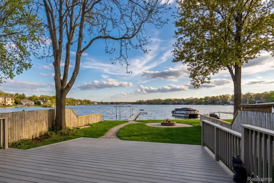 3506 Union Lake Road, Commerce Township, MI 48382 - #2