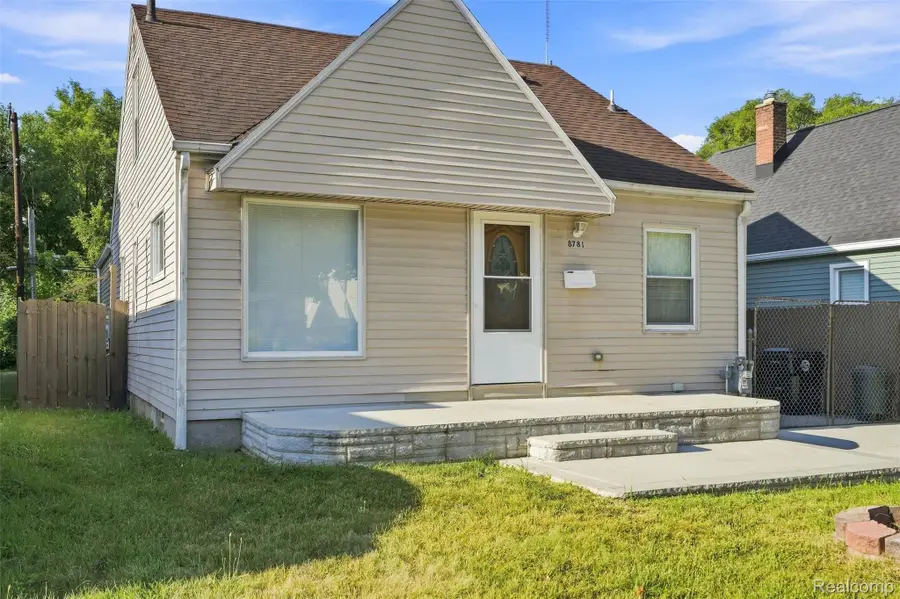 8781 Albany Street, Oak Park, MI 48237 - #3