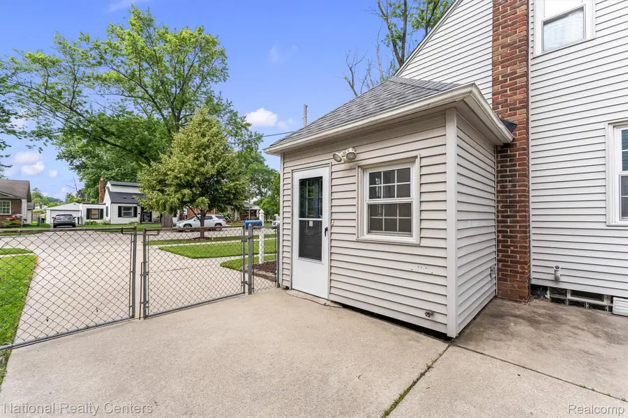 21523 Fresard Street, Saint Clair Shores, MI 48080 - #2