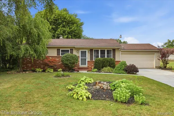 1250 Kingston Avenue, Flint, MI 48507