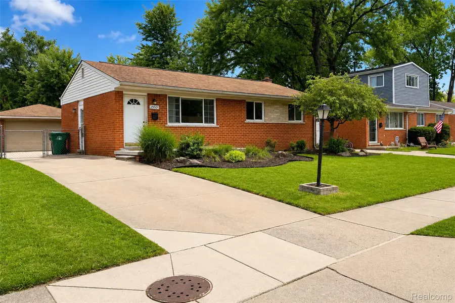 29501 Brown Court, Garden City, MI 48135 - #3