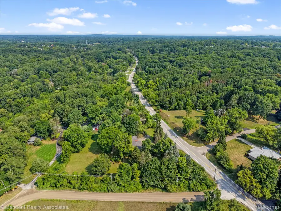 5260 Orion Road, Rochester, MI 48306 - #2