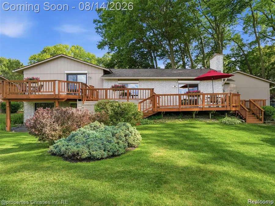 1721 Imperial Drive, Highland, MI 48356 - #2