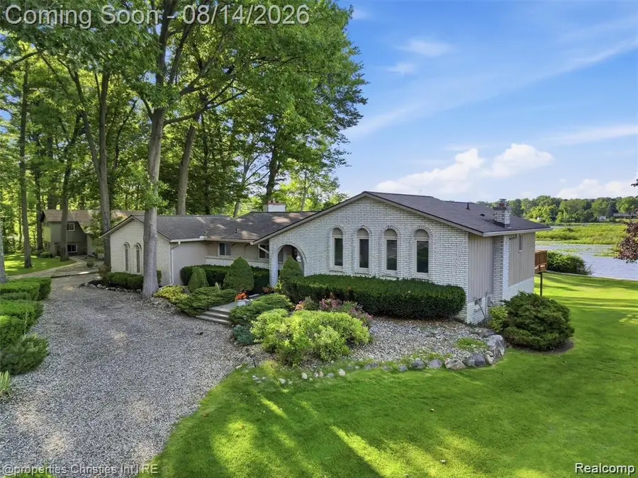 1721 Imperial Drive, Highland, MI 48356 - #3