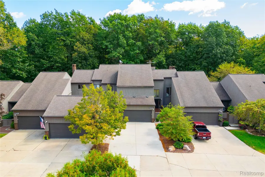 9422 Hawthorne Glen Drive, Grosse Ile, MI 48138 - #2