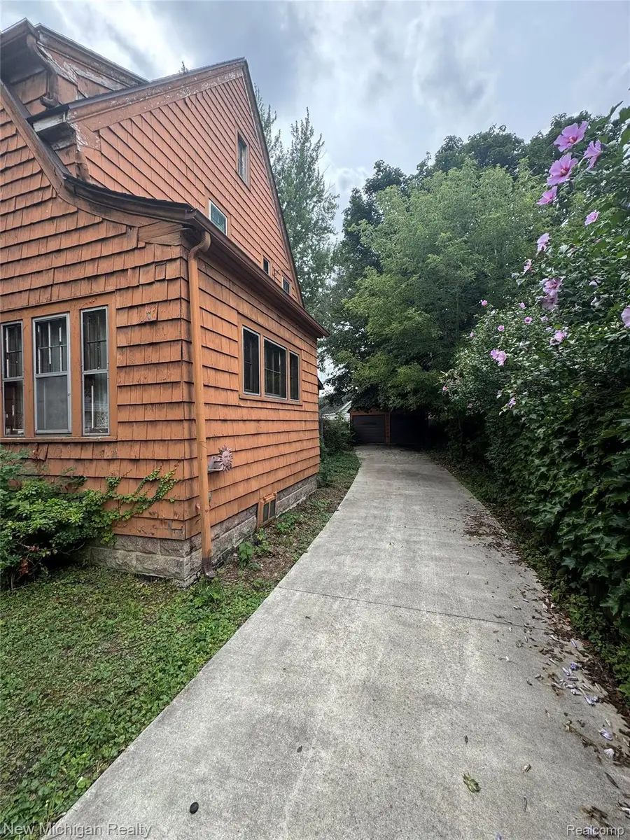 2002 Mountain Avenue, Flint, MI 48503 - #3