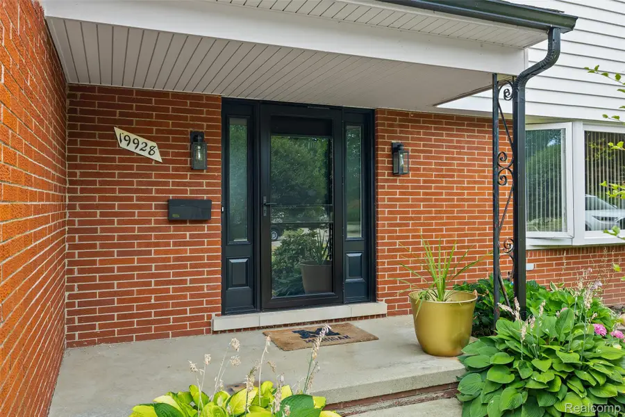 19928 Fleetwood Drive, Harper Woods, MI 48225 - #3