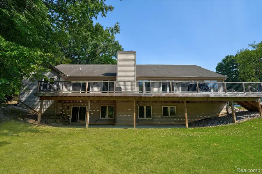 372 Hunters Ridge Drive, Ortonville, MI 48462 - #3