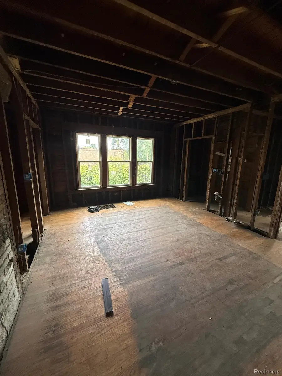 1028 Oak Street, Flint, MI 48503 - #3