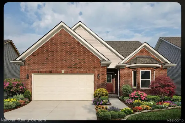388 Devonshire Drive #28, Lapeer, MI 48446