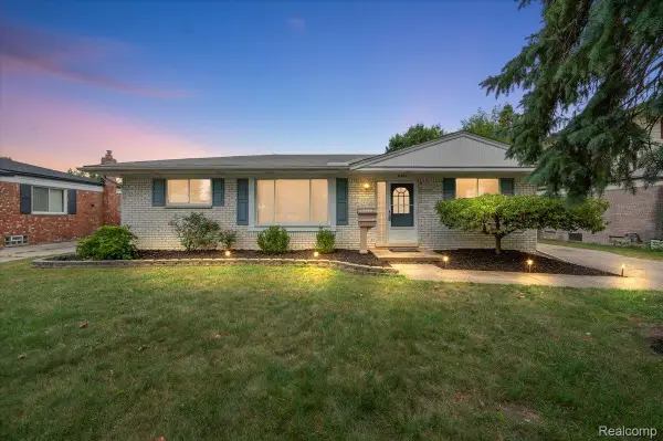 8851 Alwardt Drive, SterlingHeights, MI 48313