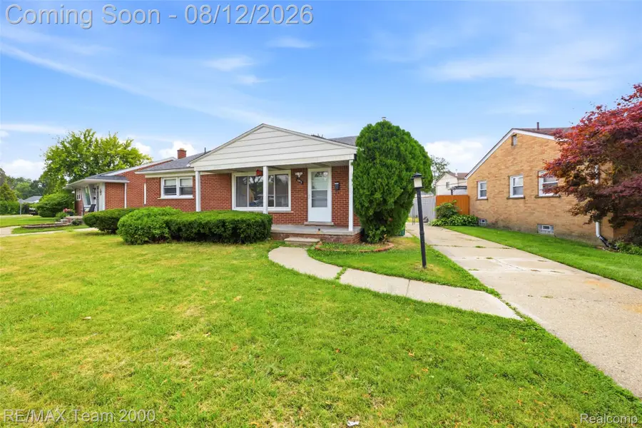 6816 Mansfield Street, Garden City, MI 48135 - #2