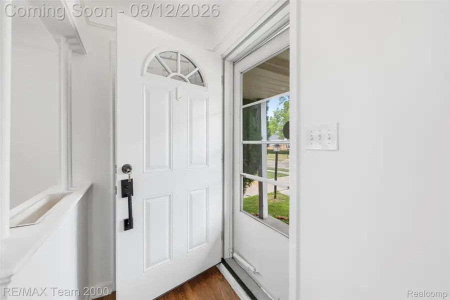 6816 Mansfield Street, Garden City, MI 48135 - #3