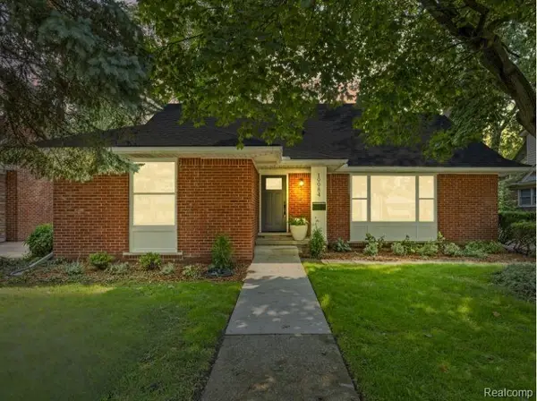 19984 Fairway Drive, GrossePointeWoods, MI 48236