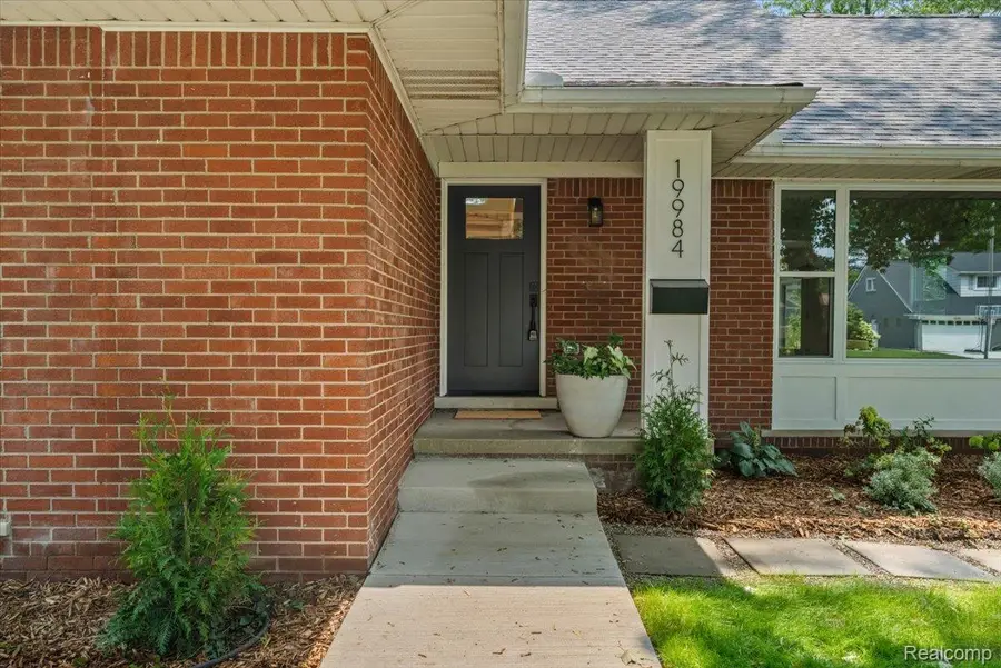 19984 Fairway Drive, Grosse Pointe Woods, MI 48236 - #3