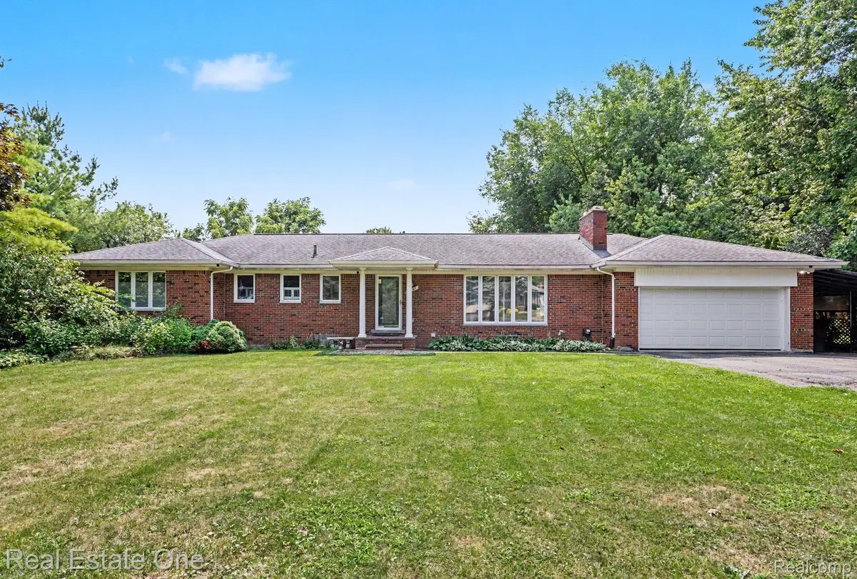 2888 Colonial Way, Bloomfield, MI 48304 - #1