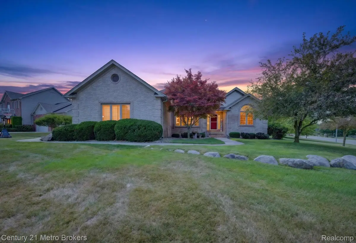 5520 Green Bank Drive, Grand Blanc, MI 48439 - #1