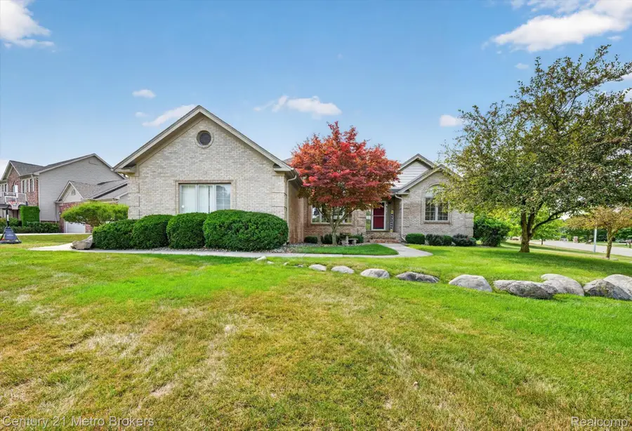5520 Green Bank Drive, Grand Blanc, MI 48439 - #3