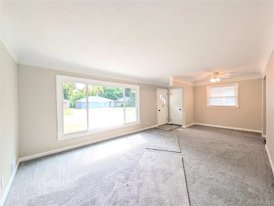 3010 Cheyenne Avenue, Flint, MI 48507 - #2