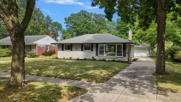 27626 Lexington Parkway, Southfield, MI 48076