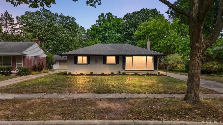 27626 Lexington Parkway, Southfield, MI 48076 - #2