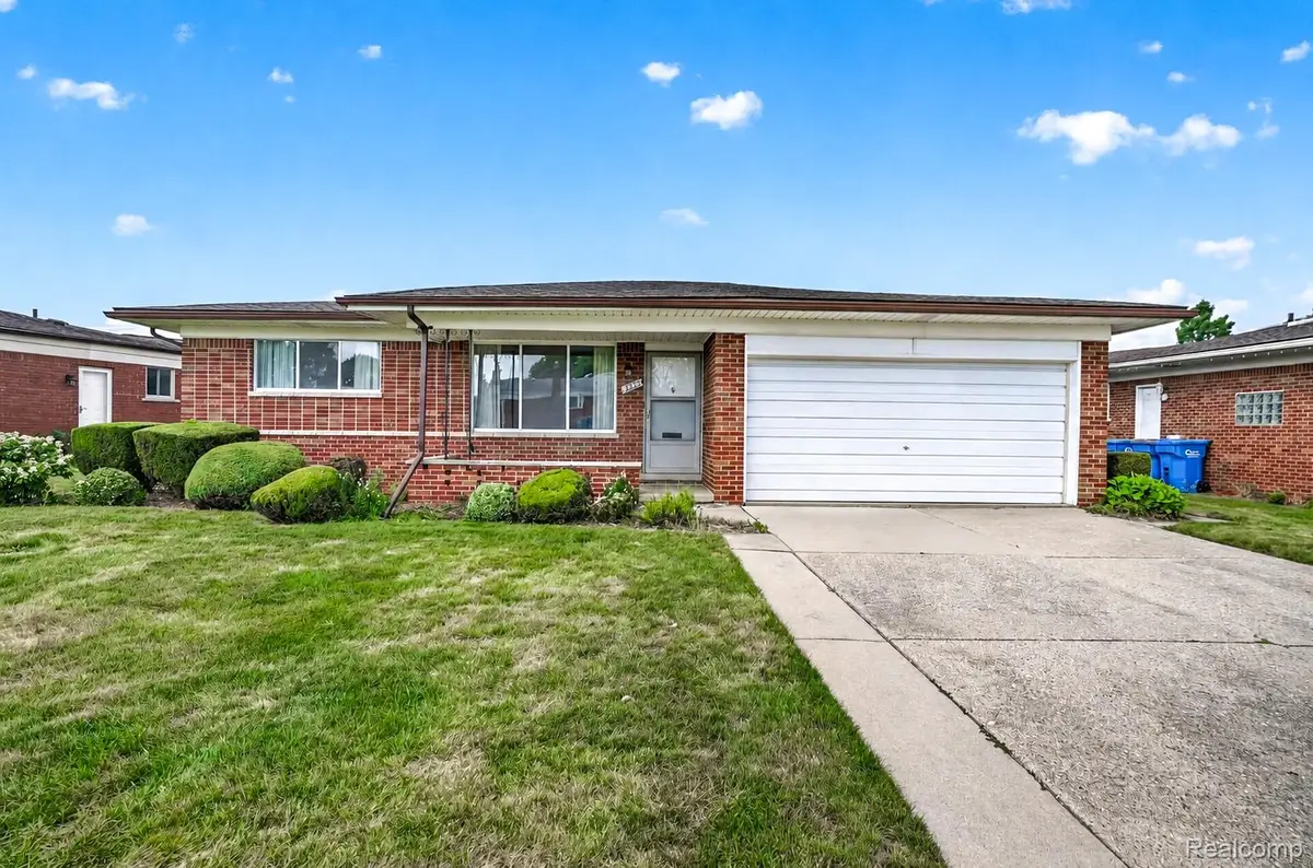 32341 Dover Avenue, Warren, MI 48088 - #1