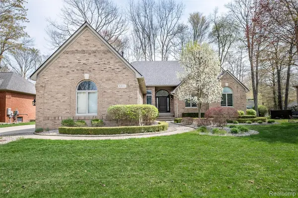 53588 Oak Grove, Utica, MI 48315