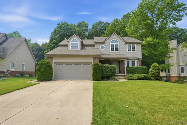 170 Fairhill Way, Howell, MI 48843