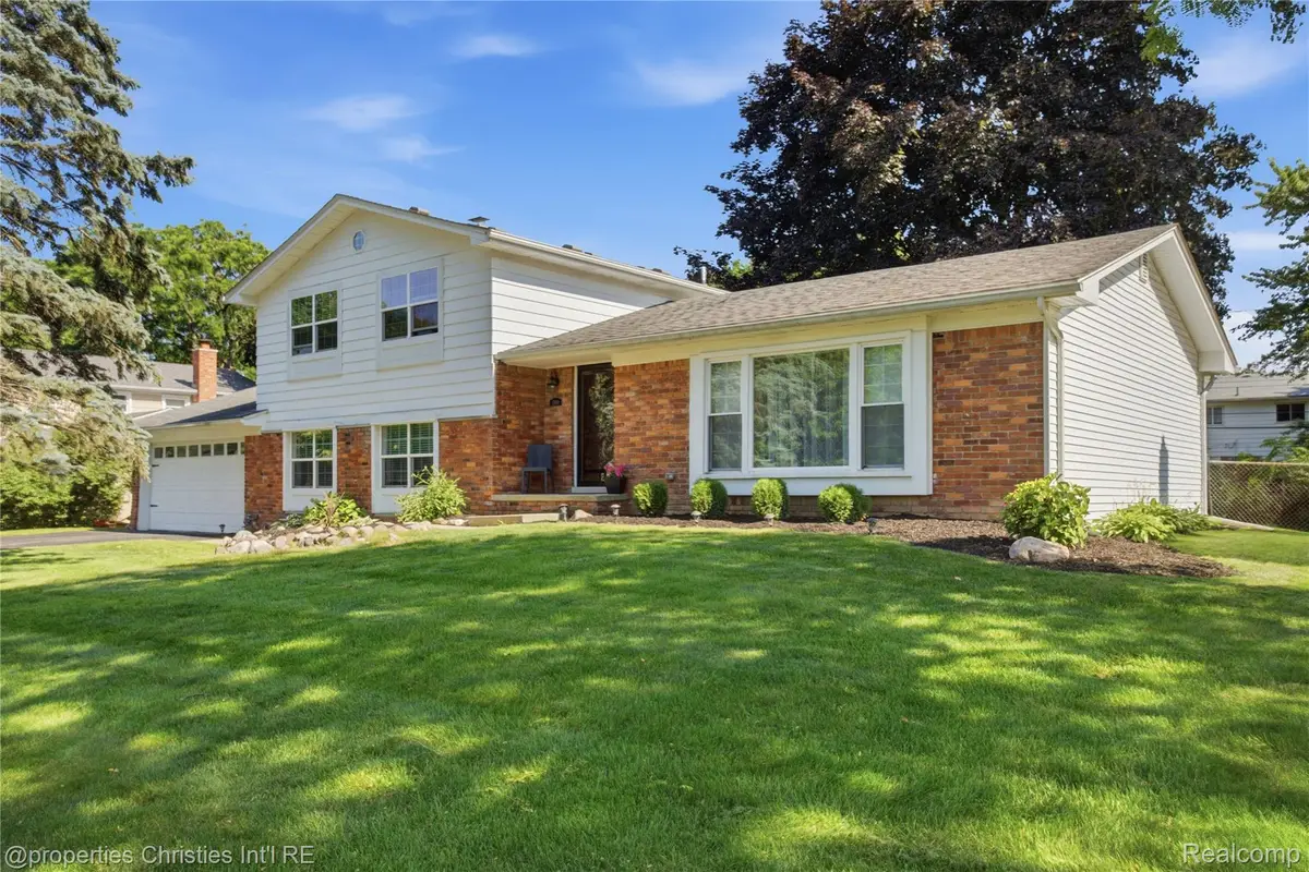 5569 Tadworth Place, West Bloomfield, MI 48322 - #1