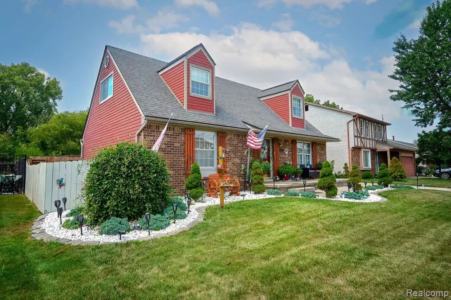 25058 Montebello Drive, Woodhaven, MI 48183 - #2