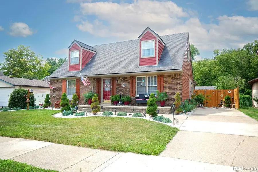 25058 Montebello Drive, Woodhaven, MI 48183 - #3