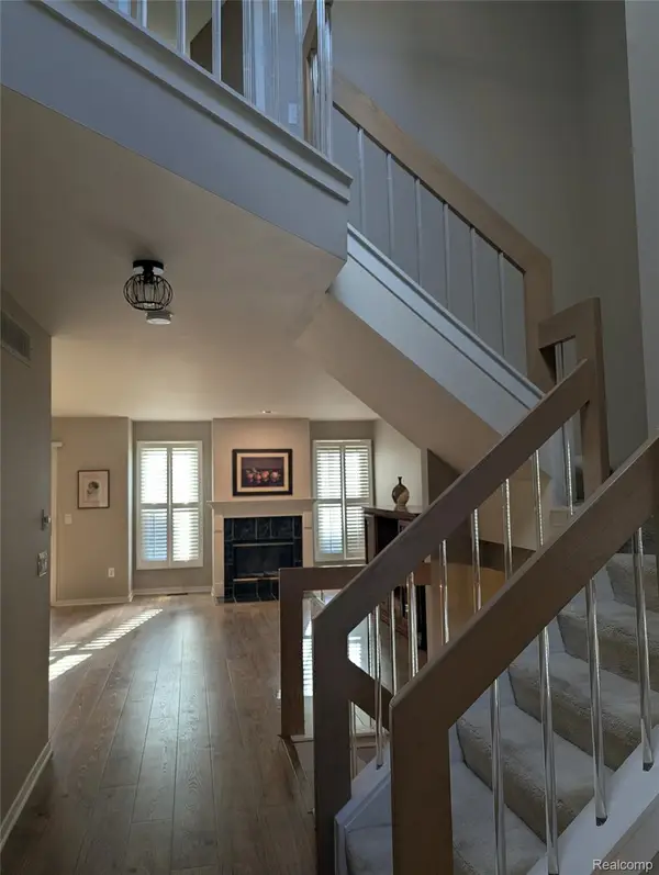 9327 Eastwind Drive, Livonia, MI 48150