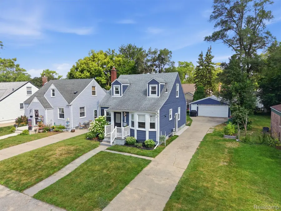 2056 Cambridge Road, Berkley, MI 48072 - #2