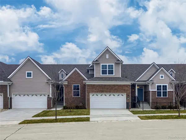 9929 Crossview Trail #127, Howell, MI 48855