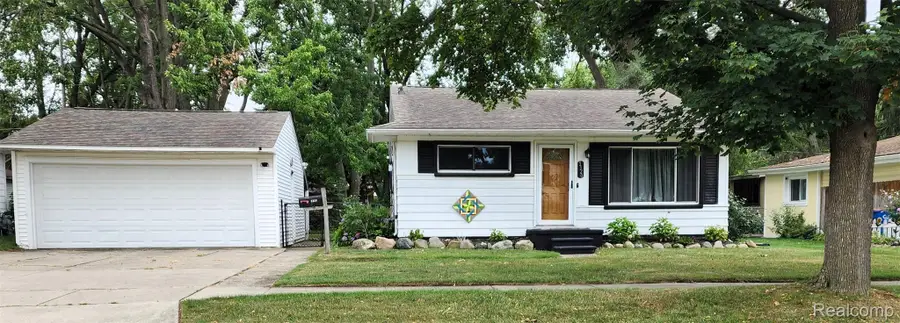 3320 Morrissey Avenue, Warren, MI 48091 - #2